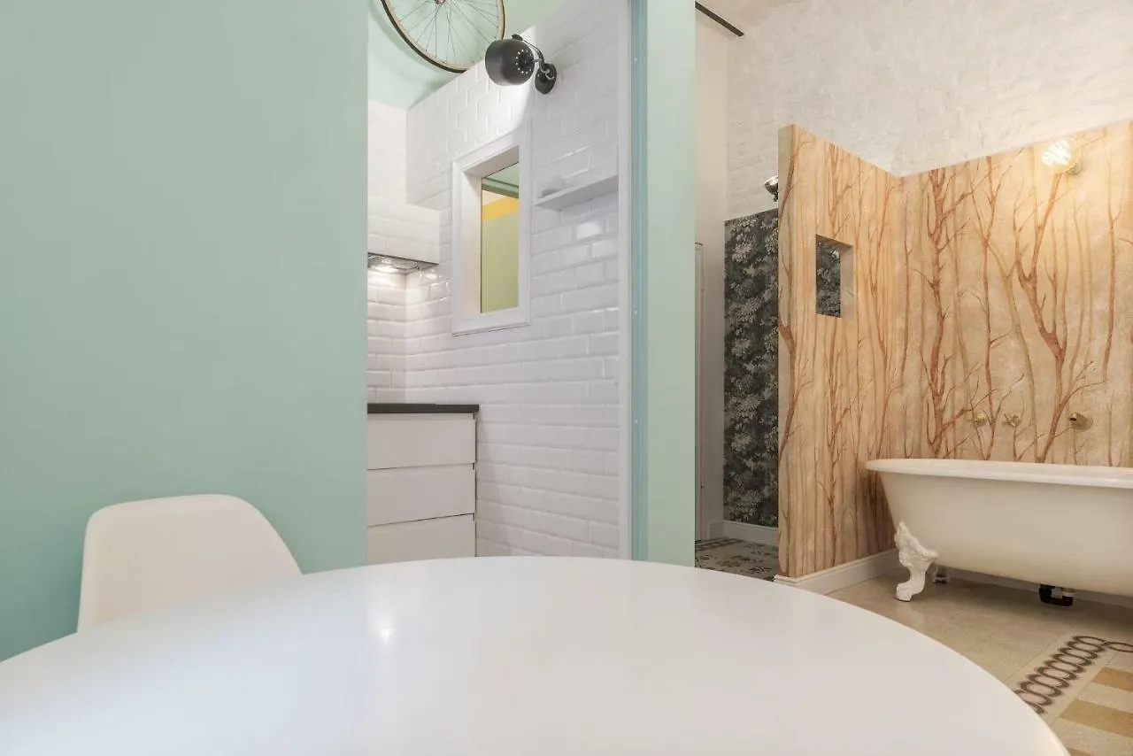 Romantic Vintage Colosseum Suite